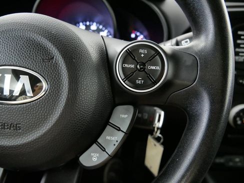 Used 2016 Kia Soul FWD image 26