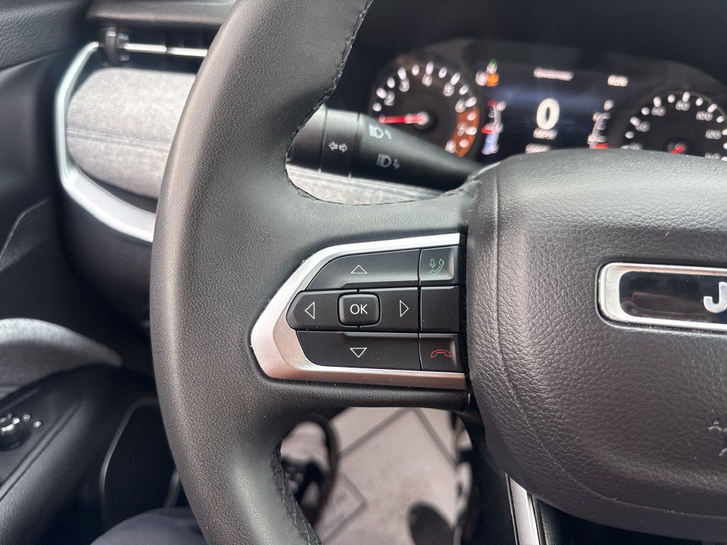 Used 2024 Jeep Compass Latitude AWD/4WD image 35