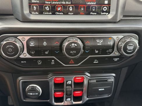 Used 2022 Jeep Gladiator Sport AWD/4WD image 24