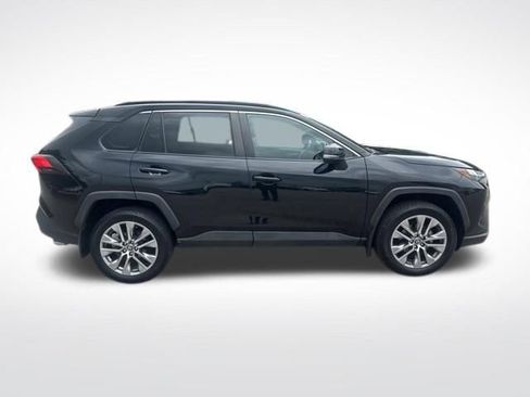 Used 2023 Toyota RAV4 XLE Premium FWD image 6