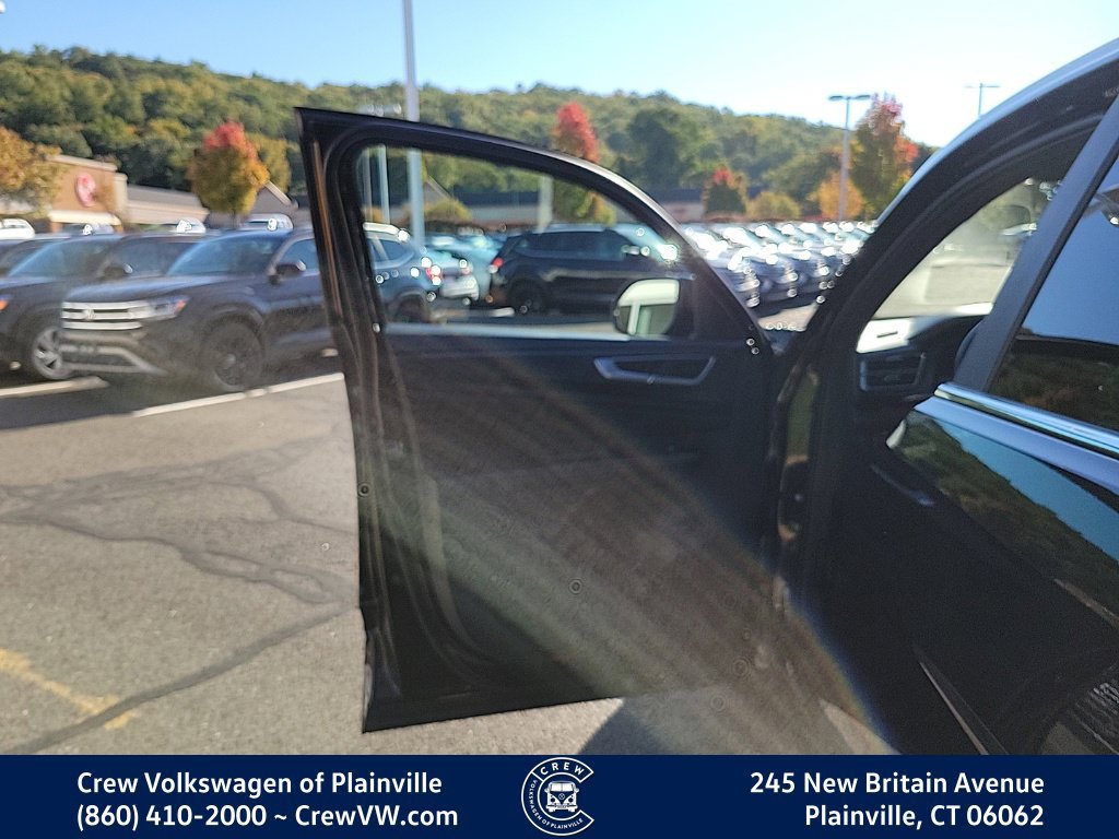 Certified 2024 Volkswagen Atlas Cross Sport SEL R-Line w/ Adventure Package AWD/4WD image 37