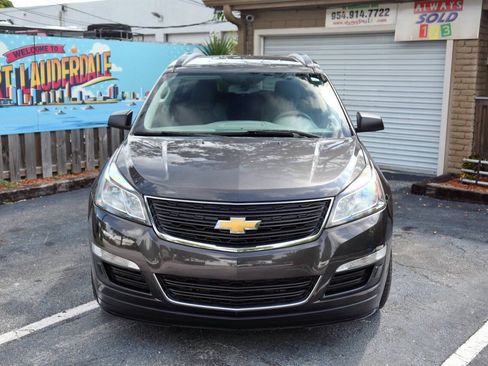 Used 2014 Chevrolet Traverse LS FWD image 2