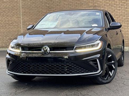 New 2025 Volkswagen Jetta SE image 31