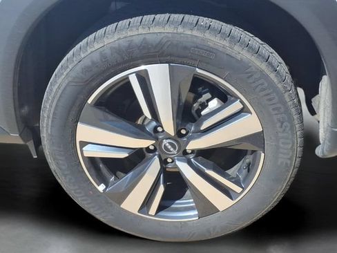 Used 2026 Nissan Rogue SL FWD image 28