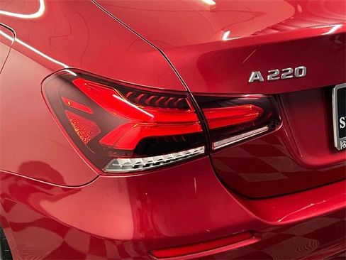 Certified 2021 Mercedes-Benz A 220 4MATIC image 10