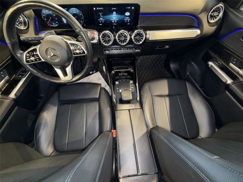 Used 2022 Mercedes-Benz GLB 250 4MATIC image 22