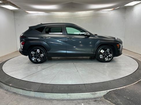 Used 2024 Hyundai Kona SEL image 6