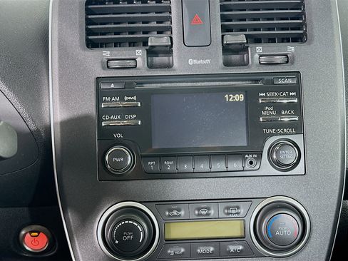 Used 2014 Nissan Leaf S w/ Charge Package image 19