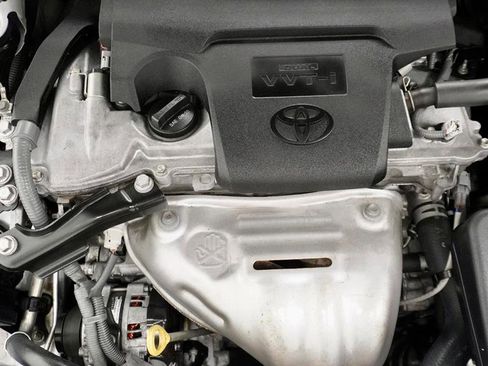 Used 2016 Toyota Camry LE image 44