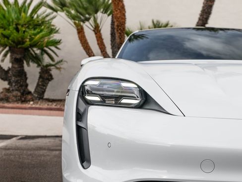 Used 2020 Porsche Taycan 4S image 11