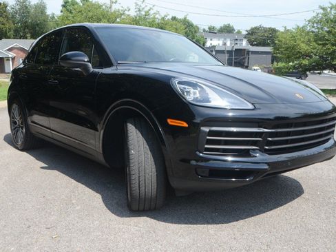 Used 2023 Porsche Cayenne Platinum Edition AWD/4WD image 9