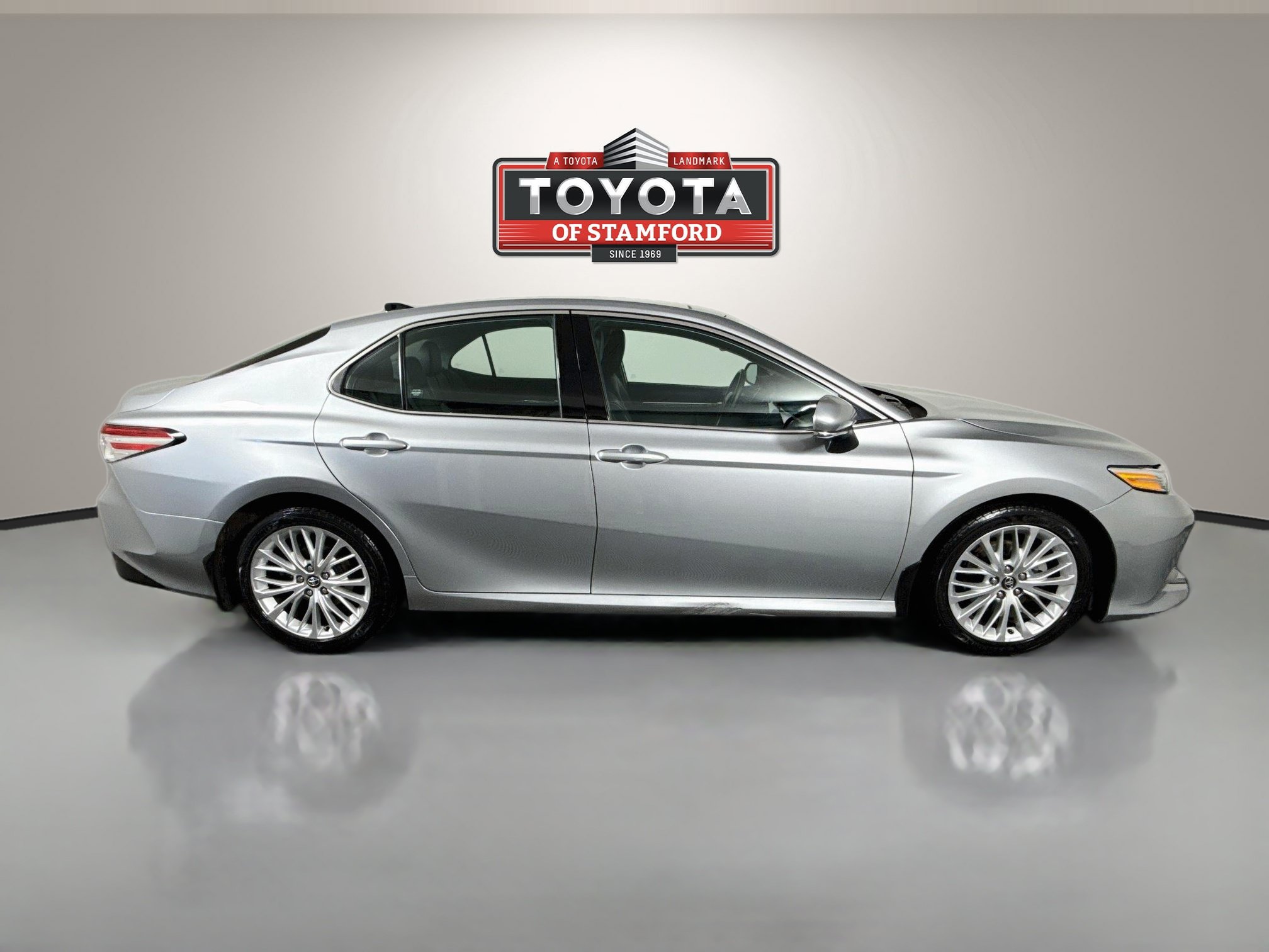 Certified 2020 Toyota Camry XLE w/ Navigation Package FWD image 8
