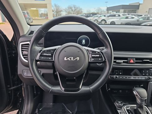 Used 2024 Kia Seltos SX w/ SX Sunroof Package image 17