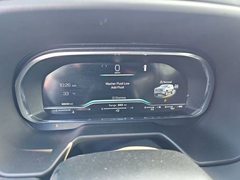 Used 2023 Chevrolet Suburban Premier image 14