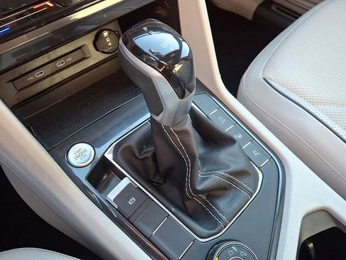 Used 2022 Volkswagen Tiguan SEL R-Line image 22