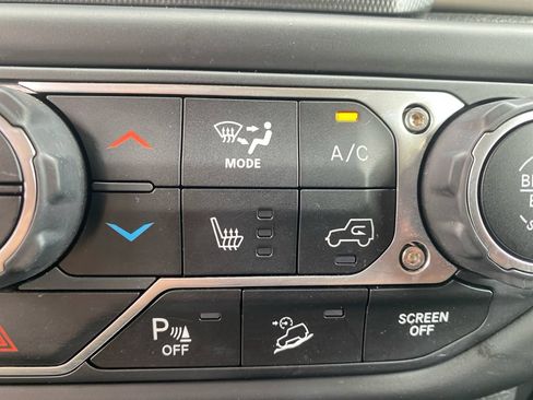 Used 2021 Jeep Wrangler Unlimited Sport AWD/4WD image 27