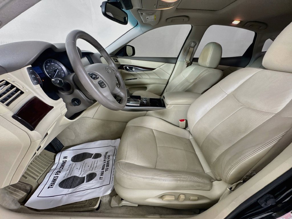 Used 2015 INFINITI Q70 3.7 w/ Technology Package RWD image 26