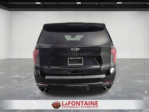 Used 2025 Chevrolet Suburban Z71 image 7
