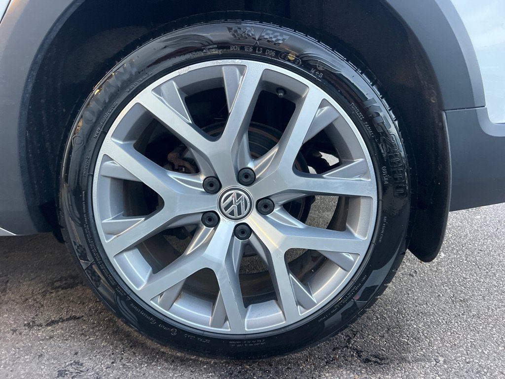 Used 2017 Volkswagen Golf Alltrack SEL AWD/4WD image 41