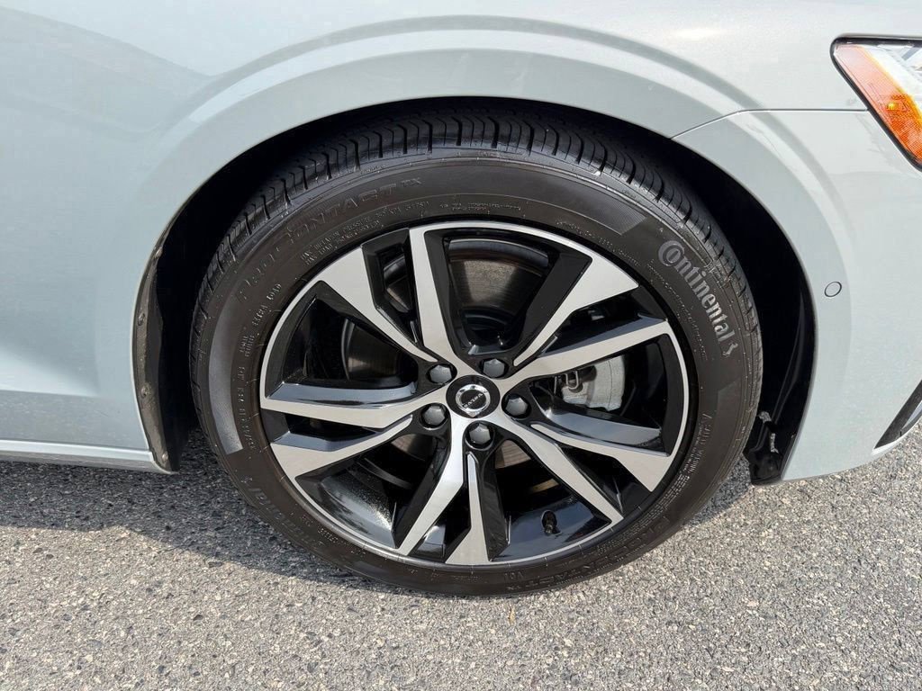Used 2025 Volvo S60 B5 Plus FWD image 15
