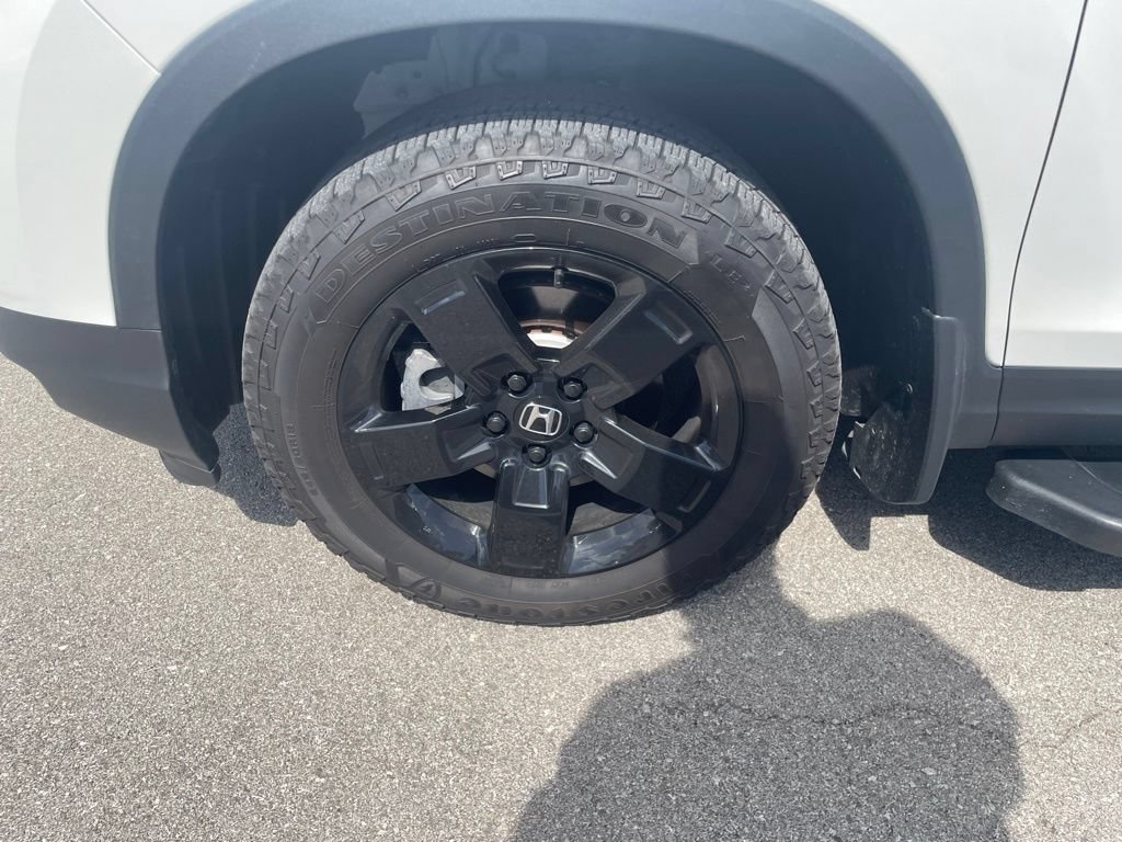 Used 2025 Honda Ridgeline Black Edition image 14