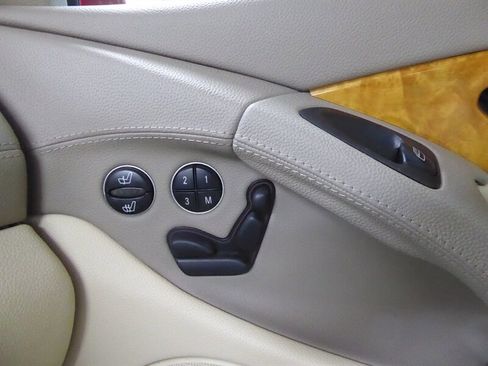 Used 2004 Mercedes-Benz SL 500 image 13