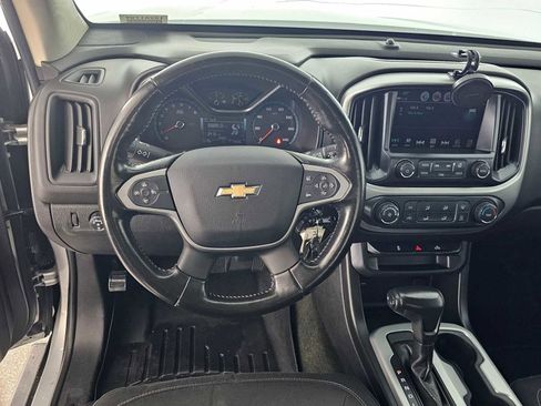 Used 2017 Chevrolet Colorado LT w/ LT Convenience Package image 19