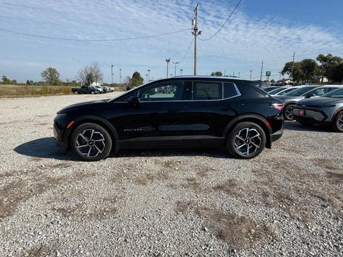 New 2026 Chevrolet Equinox EV LT image 2
