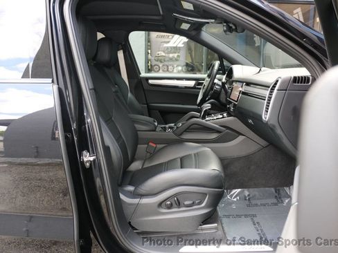 Used 2022 Porsche Cayenne Platinum Edition AWD/4WD image 29