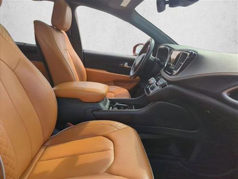 Used 2021 Chrysler Pacifica Pinnacle image 26
