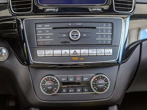 Used 2018 Mercedes-Benz GLS 550 4MATIC image 36