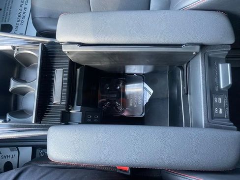 Used 2025 Toyota Sienna XSE FWD image 28