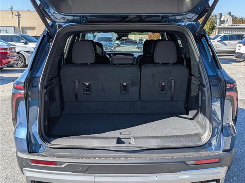 New 2026 Chevrolet Traverse LT image 10