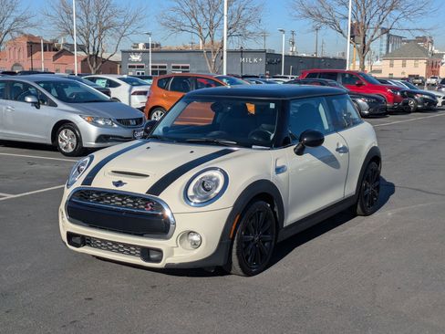 Used 2017 MINI Cooper S image 10