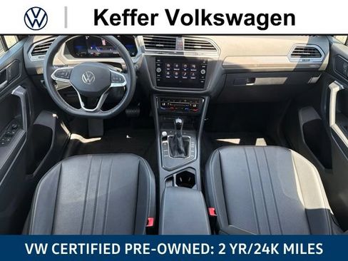 Certified 2023 Volkswagen Tiguan SE FWD image 32