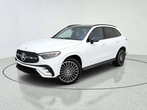 Certified 2026 Mercedes-Benz GLC 300 image 1