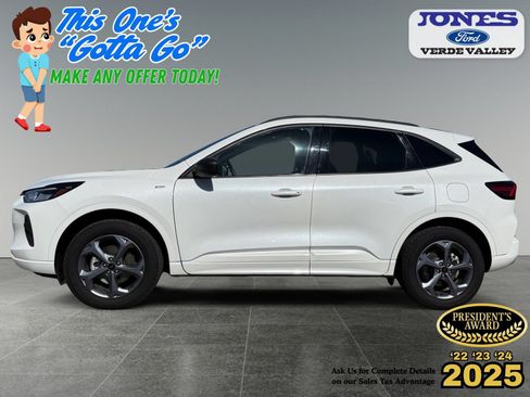 Used 2023 Ford Escape ST-Line w/ Tech Pack #1 AWD/4WD image 2