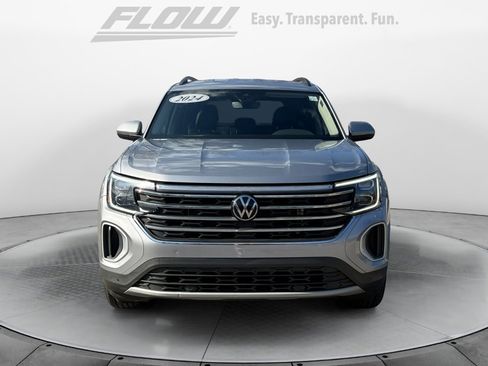 Used 2024 Volkswagen Atlas SE image 3