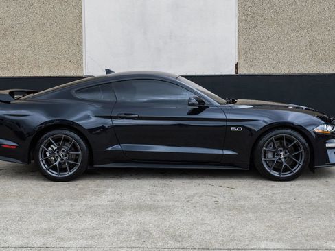 Used 2022 Ford Mustang GT RWD image 6