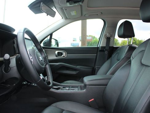 Used 2021 Kia Sorento EX w/ EX AWD X-Line Package image 15