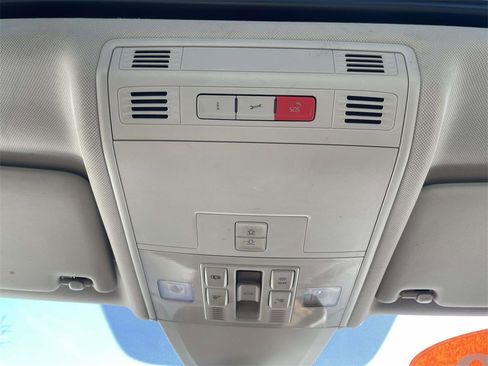 Used 2019 Volkswagen Golf SE image 30