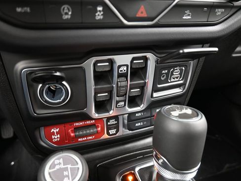 Used 2026 Jeep Wrangler Unlimited Rubicon image 17