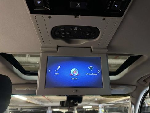 Used 2020 Cadillac Escalade ESV Luxury AWD/4WD image 19