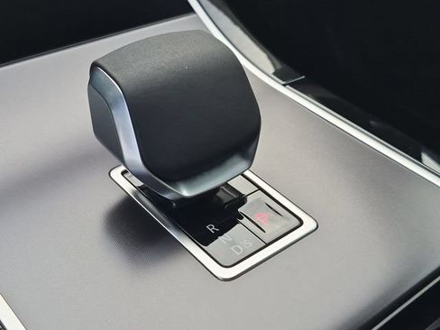 New 2026 Land Rover Range Rover Evoque Hoxton AWD/4WD image 9