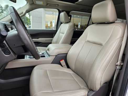 Used 2021 Ford Expedition Max XLT image 10