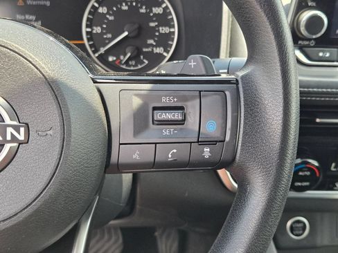 Used 2022 Nissan Rogue SV FWD image 26