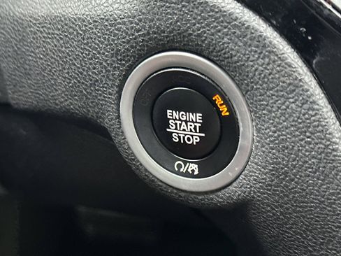 Used 2018 Chrysler 300 S w/ 300S Premium Group image 22