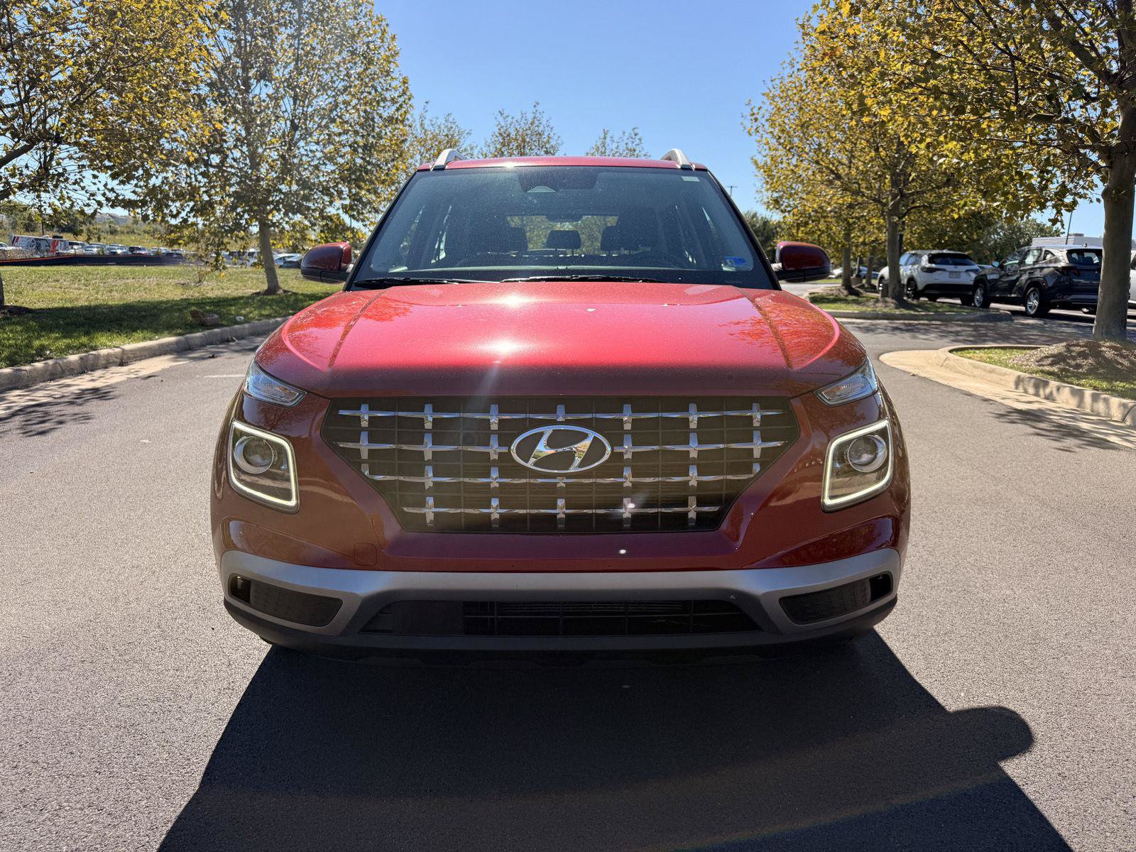 Used 2024 Hyundai Venue Limited FWD image 3