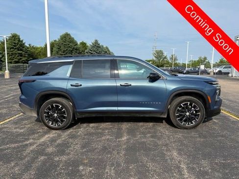 Used 2025 Chevrolet Traverse LT w/ Sun and Wheel Package AWD/4WD image 4