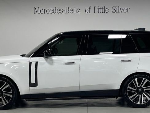Used 2023 Land Rover Range Rover Long Wheelbase SE AWD/4WD image 2